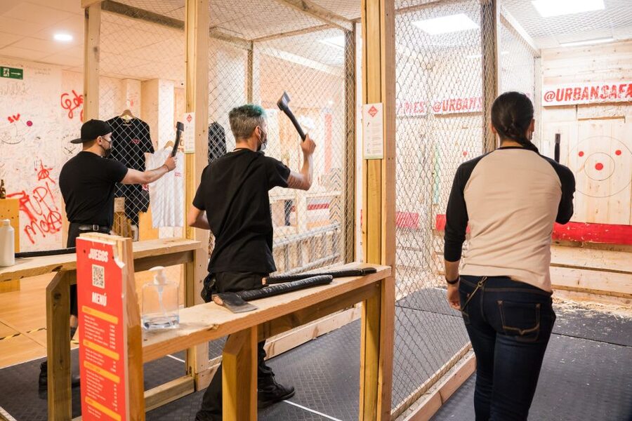 Madrid: Axe Throwing Challenge - What to bring, what not to bring, and how to avoid headaches