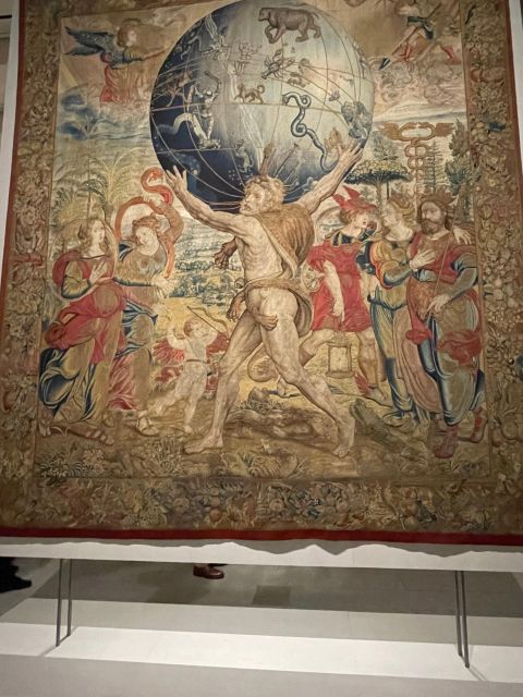 Madrid: Basic Guided Tour of the Royal Collections Gallery - Finding the meeting point with the blue umbrella (and why it matters)