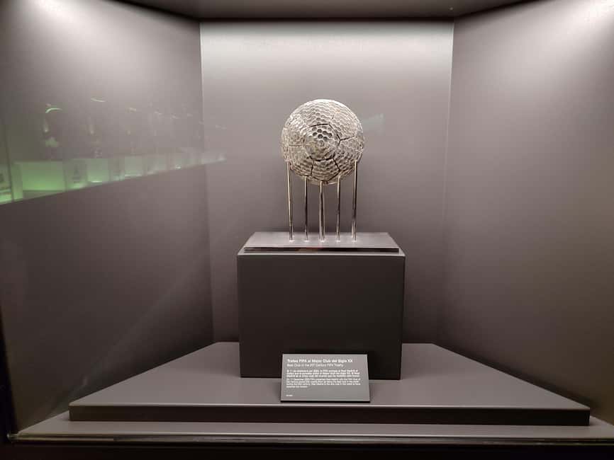 Madrid: Bernabéu Stadium Guided Tour With Megafan Upgrade - What happens at each step: from meeting point to Real Madrid store drop-off