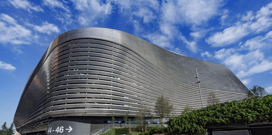Madrid: Bernabéu Stadium Guided Tour With Megafan Upgrade - Should you book the Bernabéu guided tour with the megafan upgrade?