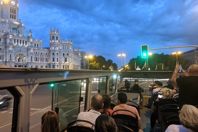 Madrid Big Bus Night Tour - Fuente de Neptuno and the museum corridor: Prado, Botanic Garden, and Atocha