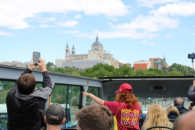 Madrid Big Bus Night Tour - Puerta de Alcalá to Plaza de España: the early big shots