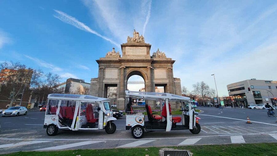 Madrid by Eco Tuk: Private tour, choose your duration! - Retiro Park Break: Crystal Palace and Rose Gardens with Low Effort