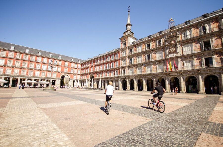 Madrid City Guided Bike/E-Bike Tour for Small Groups - E-Bike vs Regular Bike: The Hill Reality Check