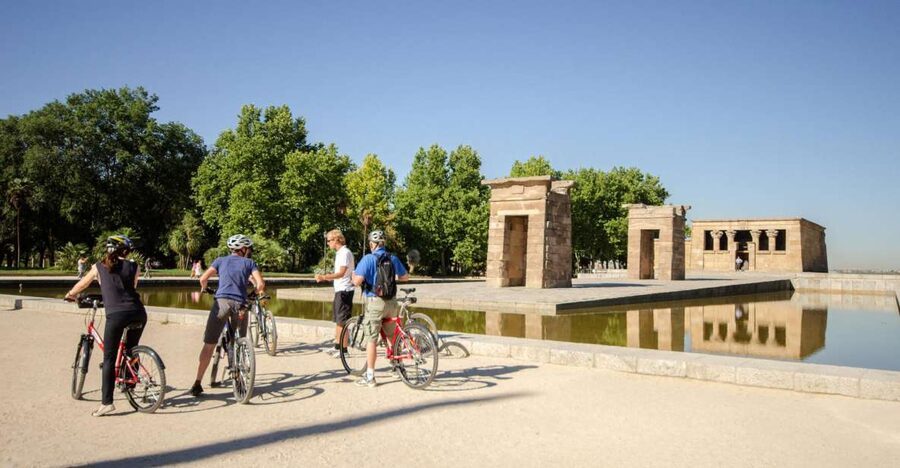 Madrid City Guided Bike/E-Bike Tour for Small Groups - Getting Started Near Plaza de España (and Why the Setup Matters)