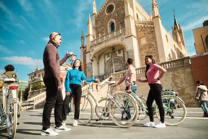 Madrid: City Highlights Guided Vintage Bike Tour - Key points worth knowing before you pedal