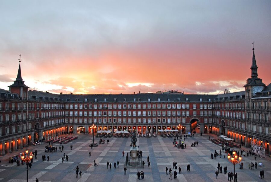 Madrid: City Highlights Guided Walking Tour - Key highlights to look for