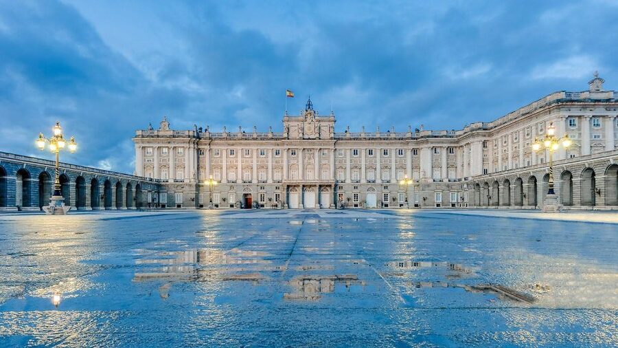 Madrid: City Highlights Guided Walking Tour - Why this walking tour is a smart first-day plan