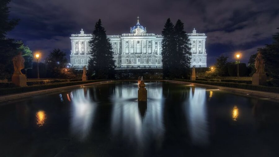 Madrid: City Highlights Guided Walking Tour - Almudena Cathedral (outside): Gothic style, big presence