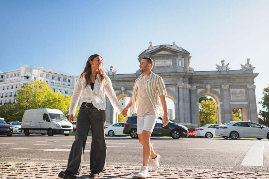 Madrid: El Retiro Park Private Photoshoot - The lake and quieter paths: where the photos turn softer