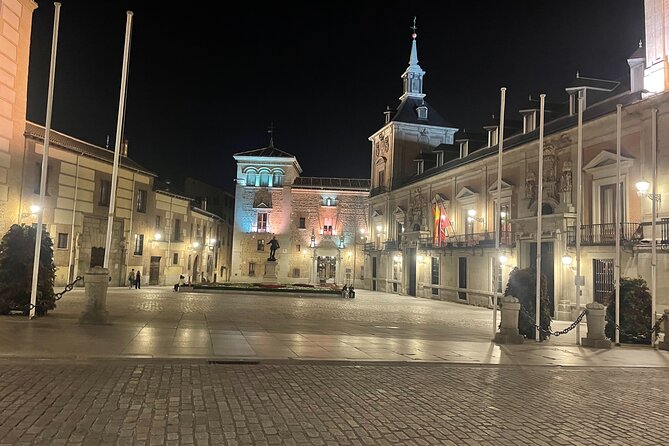 Madrid Evening Walking Tour and optional Flamenco Show - Puerta de Alcalá and the Monumental Backdrop