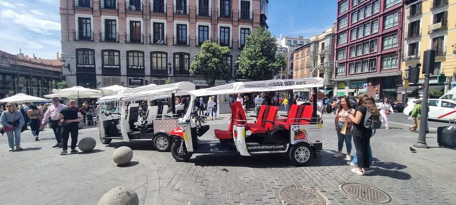 Madrid: Explore the City in an Electric Tuk Tuk - Old-school Madrid atmosphere at Las Letras and Mercado de San Miguel