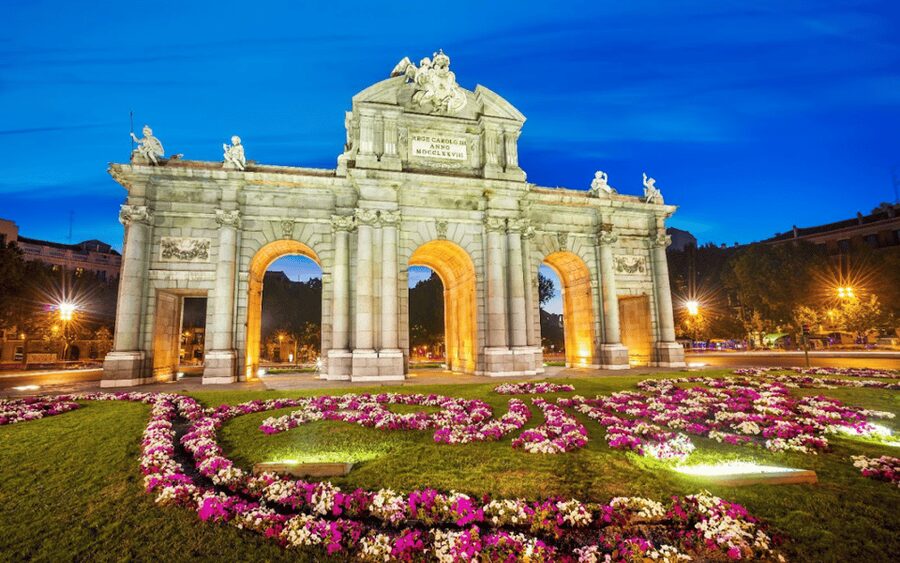 Madrid: Explore the City in an Electric Tuk Tuk - Why an electric tuk-tuk works so well in Madrid
