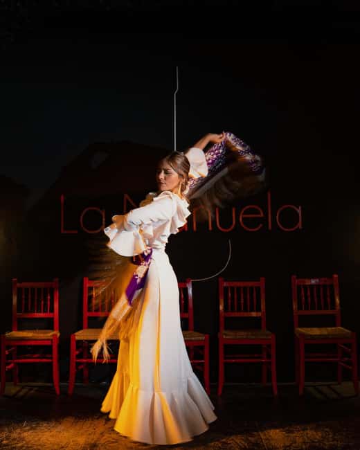 Madrid: Flamenco Show at Tablao La Manuela - Inside the room: what “intimate” changes for you