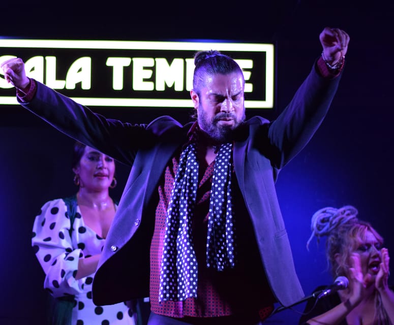 Madrid: Flamenco Show at Tablao Sala Temple with Drink - Staff, atmosphere, and the small moments that add charm