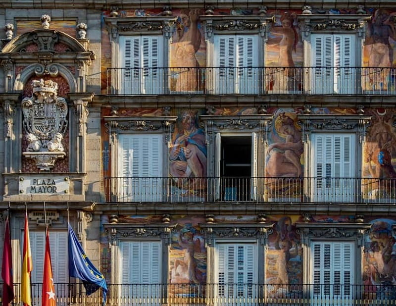 Madrid: From Royalty to Revolution Walking Tour - Plaza Mayor Sets the Tone: Power, Punishment, and People Watching