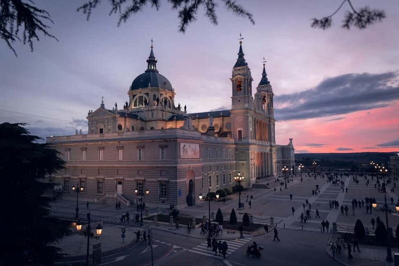 Madrid: From Royalty to Revolution Walking Tour - Plaza de la Villa and the Dark Chapters: Inquisition, Alfonso XIII, Civil War