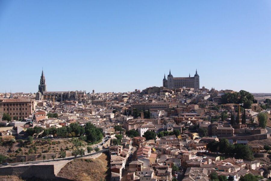 Madrid: Full-Day Guided Tour of Toledo with Cathedral Visit - Synagogue of Santa María la Blanca: the Three Cultures story you can walk into