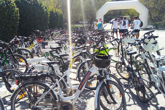 Madrid Fun and Sightseeing Bike Tour - Guides like Gloria and Javi can make or break the ride