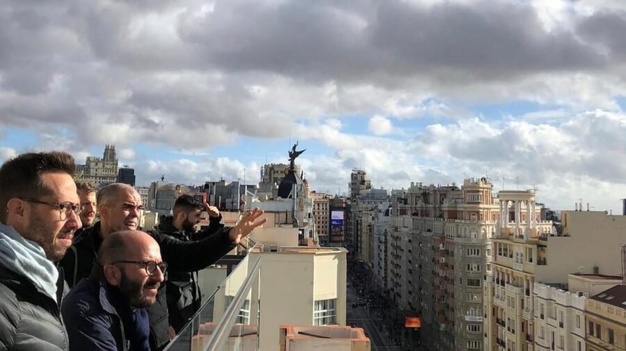 Madrid: Gran Vía Rooftops and Architecture Tour - Dear Hotel Madrid and the RIU Plaza España rooftop break