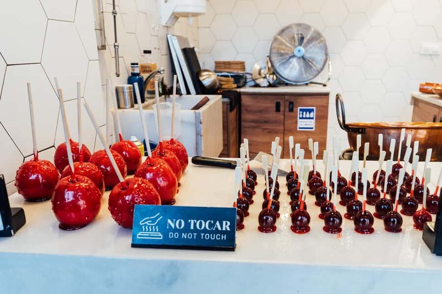 Madrid: Guided Food Tour with Tapas Tastings and Drinks - Drinks pairing that actually matches the tapas