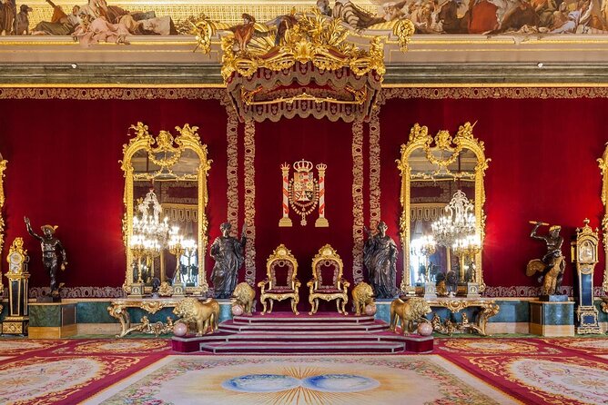 Madrid: Guided Tour of the Royal Palace of Madrid with Ticket - Meeting at Metro Opera and getting to the right start point