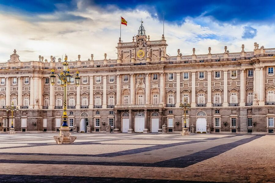 Madrid: Guided Tour of the Royal Palace with Fast Access - What you’ll do in 90 minutes inside the palace