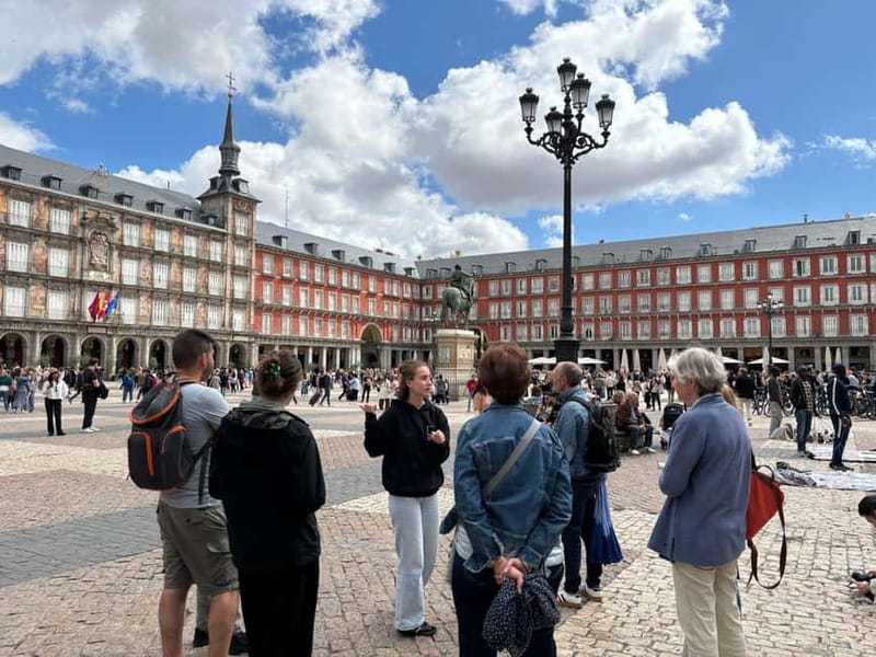 Madrid: Guided Walking Tour with Churros and Hot Chocolate - Key reasons this tour is worth your time
