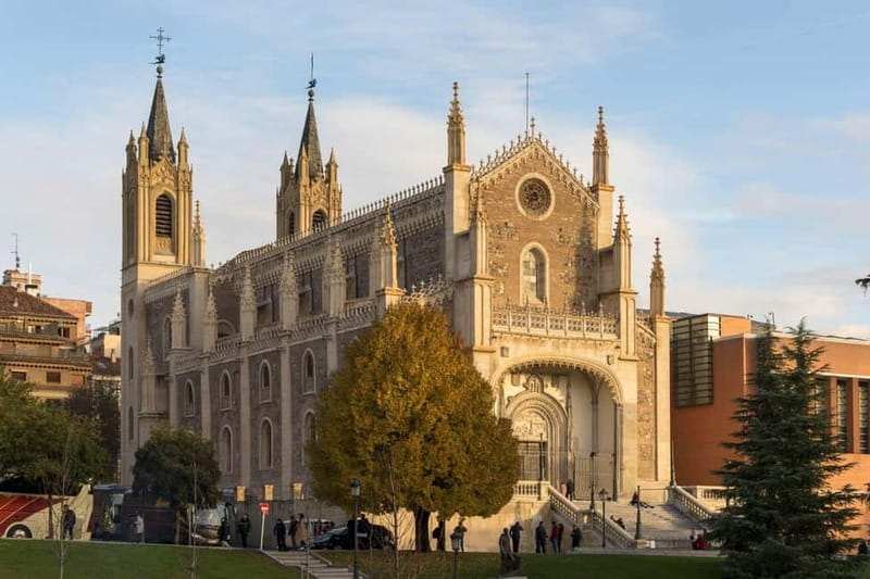 Madrid: Highlights City Tour by Electric Tuk Tuk - How the Guide Makes the Route Feel Worth It