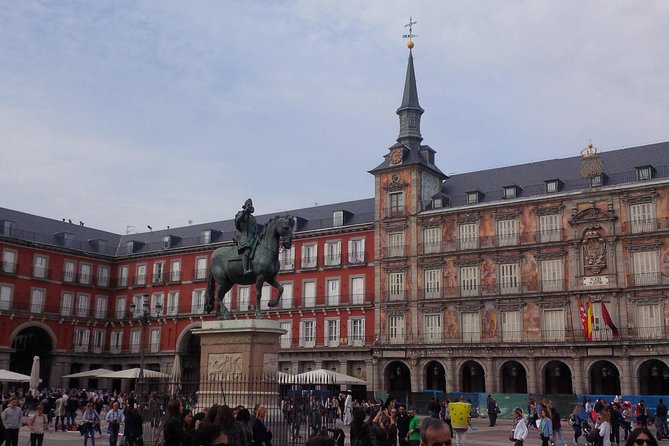 Madrid Highlights Private Walking Tour - Puerta de Alcalá and the Edge of the Retiro