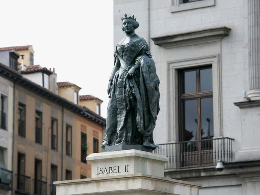 Madrid: Highlights Walking Tour - Culture and Hidden Stories - Puerta del Sol: The Center of Timing and Meeting