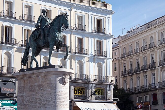 Madrid Historic Centre Food Tour with Authentic Tapas & Wines - Deep-fried squid sandwich and the vermouth rhythm