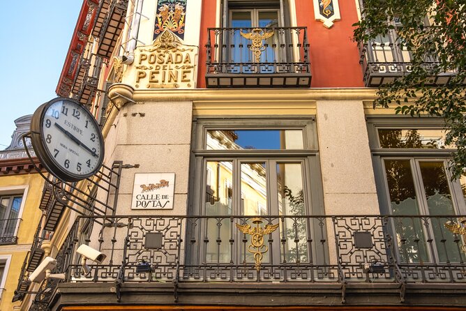 Madrid (Historical Centre) Scavenger Hunt and Self-Guided Tour - Finding the start at Centro de Turismo SolPrta del Sol