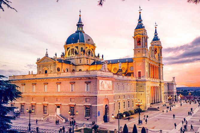 Madrid (Historical Centre) Scavenger Hunt and Self-Guided Tour - Plaza de Oriente: finishing strong and scoring points