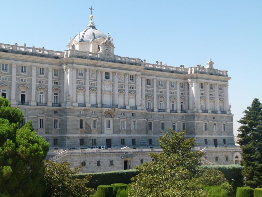 Madrid Historical in French (petit comité & private) - Puerta Cerrada to Plaza Mayor: a walk with a real storyline