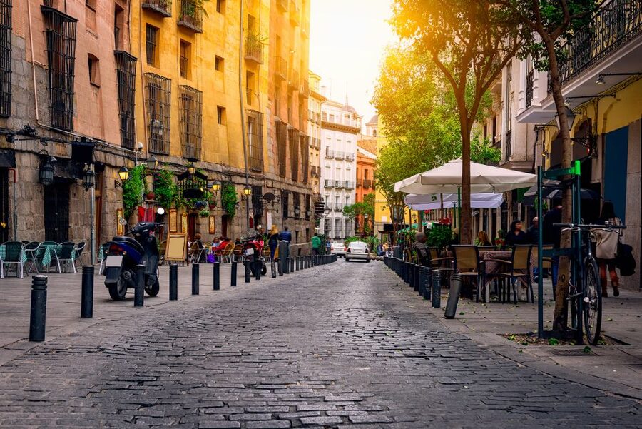 Madrid: History, Bites & Sips – An Intimate Tour Since 2018 - Plaza Mayor: the big stage and a fast history warm-up