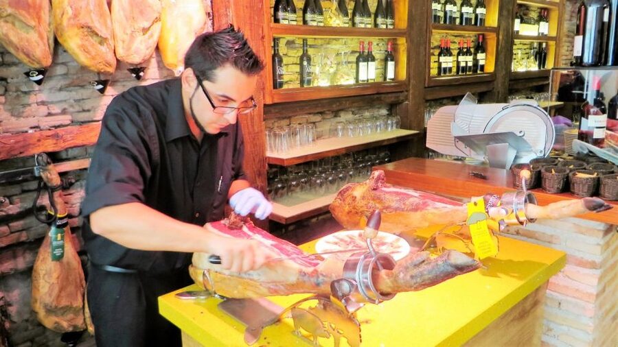 Madrid: Iberico Ham and Spanish Wine Small-Group Food Tour - Where to start: Plaza Isabel II and a quick Metro hop