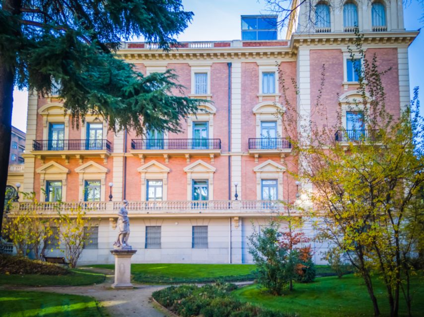Madrid: Lázaro Galdiano Museum Entry Ticket with Audio Tour - Getting there the easy way: Rubén Darío metro and an outside start