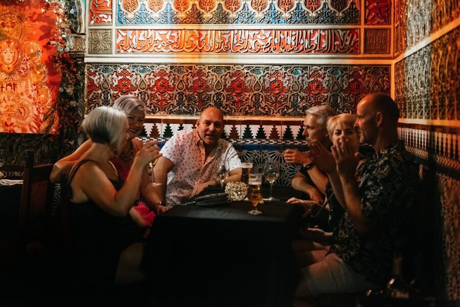 Madrid: Live Flamenco Show with Food and Drinks Options - Entering the venue: where the night starts