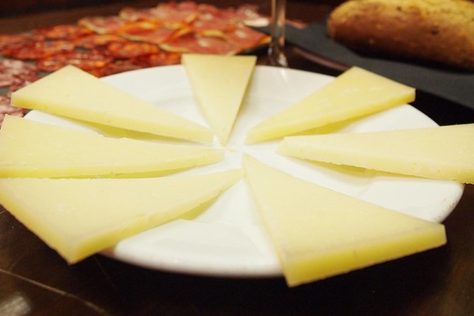Madrid Local's Wine and Tapas Lunch Tour with a side of History - Wine stops and what you’ll actually taste: Rioja, Ribera del Duero, Rías Baixas