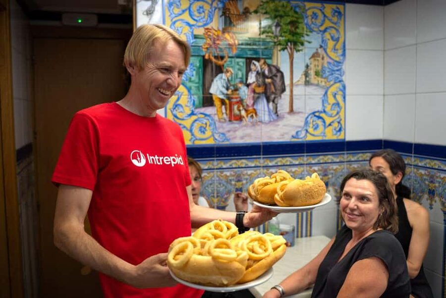 Madrid: Local Tapas, Drinks, and Hidden Gems Walking Tour - Why this Madrid tapas walk is a smart way to eat well