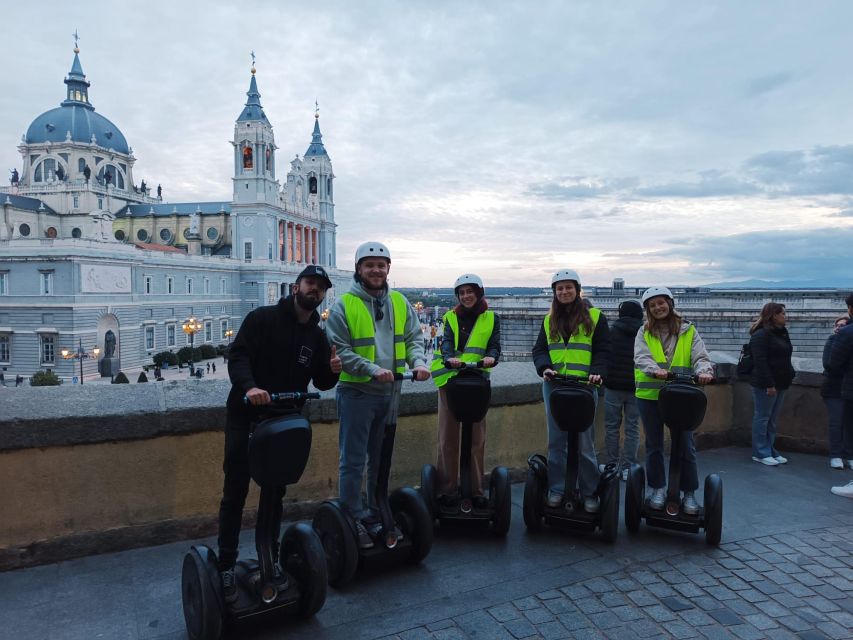 Madrid: Madrid Rio Park Segway Private Tour - Gliding Along the Madrid Río: Flora, Fauna, and River-Use Vibes