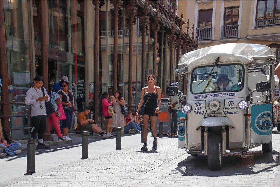 Madrid: Make your own 60 minutes tuk tuk tour - A DIY Tuk Tuk route in central Madrid