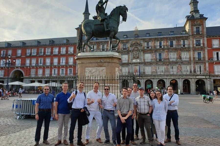 Madrid: Must-See Attractions Walking Tour - Plaza de Pontejos and the Walk Toward the Finish