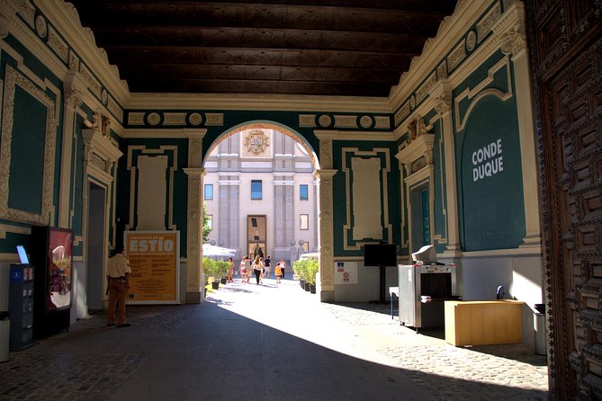 Madrid off the Beaten Path: Private Walking Tour (Customizable) - The tapas and wine stop: small break, big payoff
