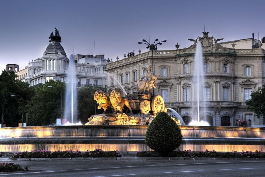 Madrid Old City - Guided Walking Tour up to 12 guests - 2,5h - Puerta del Sol: the city’s hinge, plus a second pass