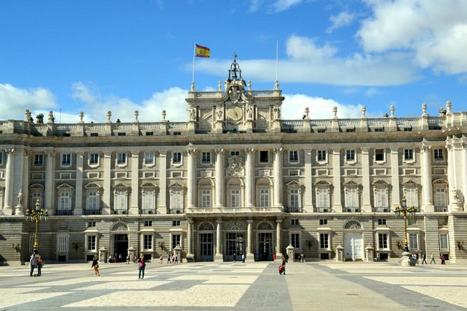 Madrid Old Town Donation-Based Walking Tour - Why this Old Town route makes Madrid feel simple
