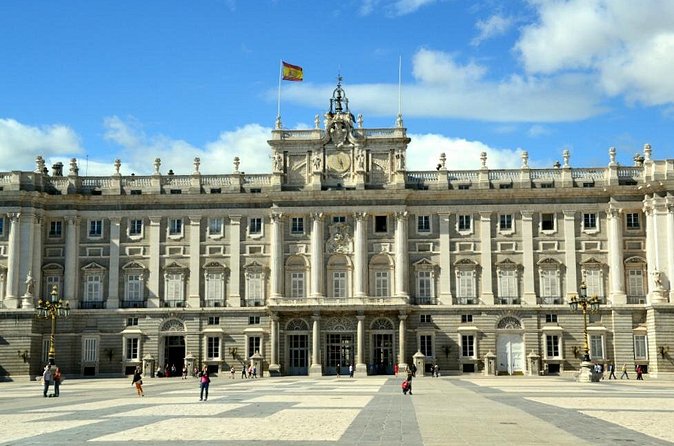 Madrid Old Town Donation-Based Walking Tour - Plaza de la Villa: medieval Madrid’s hard-edged center