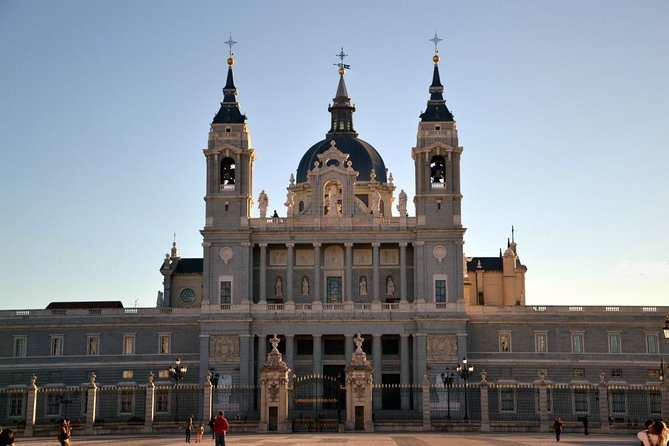 Madrid Old Town Donation-Based Walking Tour - Plaza Mayor: baroque style with practical square-life context