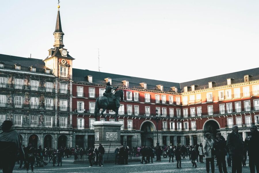 Madrid: Old Town & Poets District Guided Walking Tour - Plaza de la Villa and Almudena Cathedral: old stone, big scale